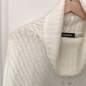 Express - Medium turtle neck sweater